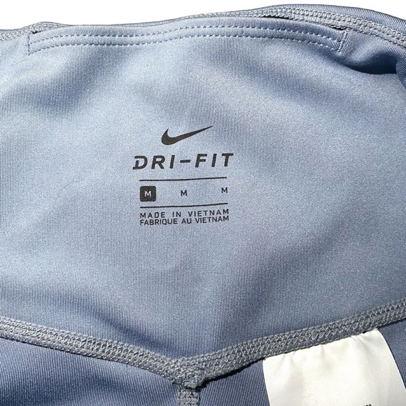 Nike One DRI FIT Mid Rise Biker Shorts - Medium - Picture 9 of 9